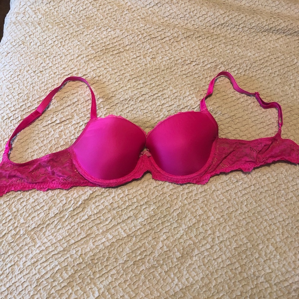Victoria secret bra (no push-up) 36C